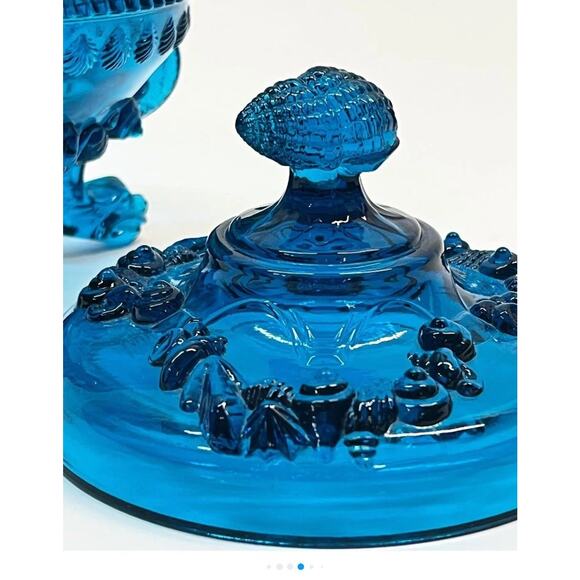 WESTMORELAND ARGONAUT SHELL & DOLPHIN TEAL BlueFOOTED GLASS CANDY DISH W/ Lid - Picture 12 of 15